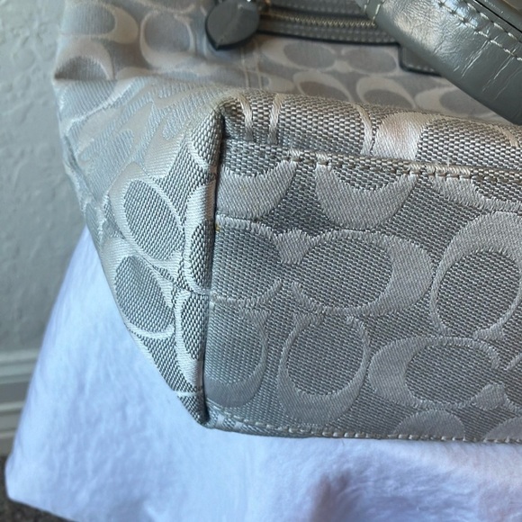 Coach: Gray (F14693) Signature C Canvas Tote Bag - Picture 6 of 16